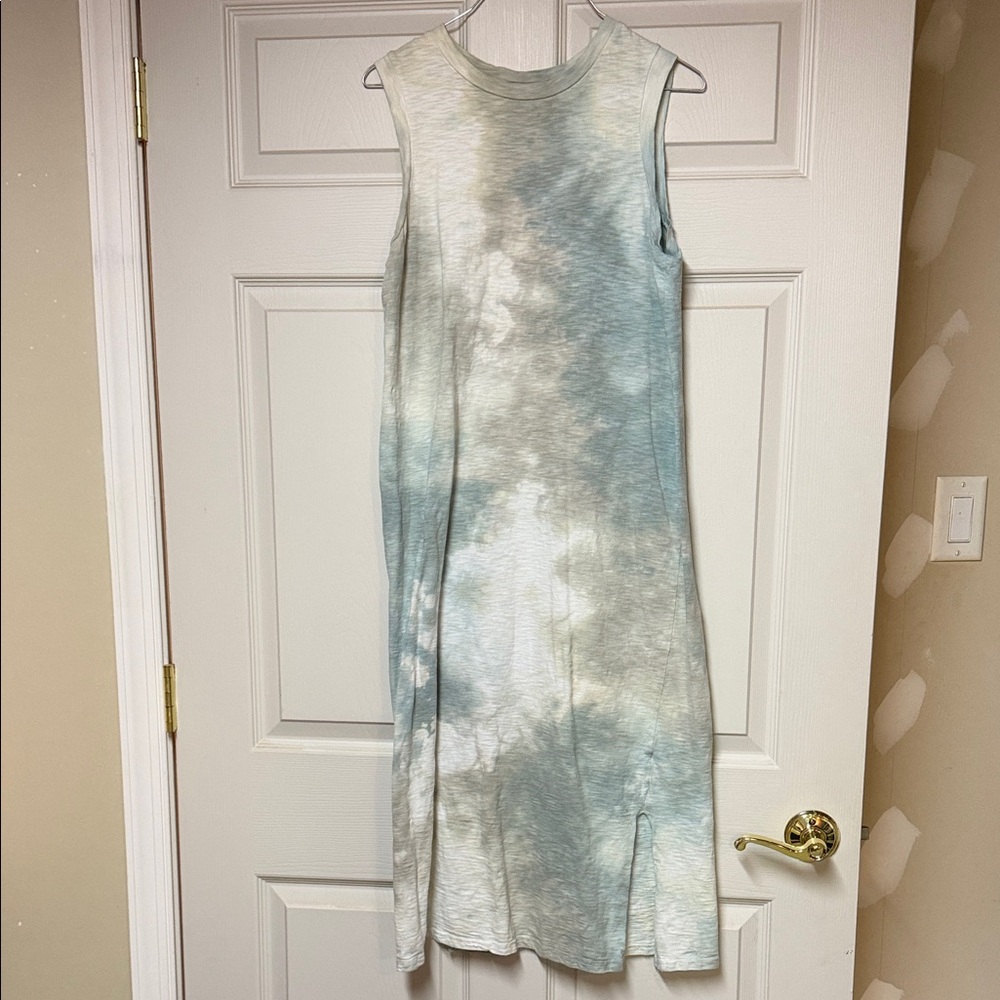 Universal Thread Sleeveless Tie-Dye Midi Dress in Blue and White